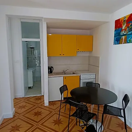 Διαμέρισμα Ella
