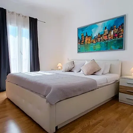 Apartament Ella *