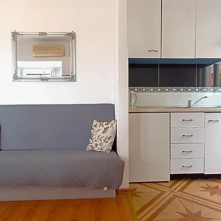 Apartament Ella *