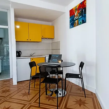 Διαμέρισμα Ella