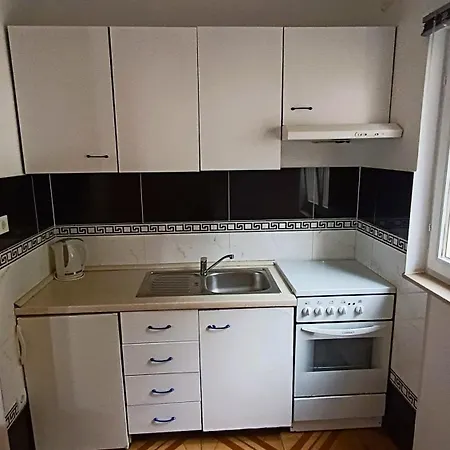 Apartment Ella Makarska